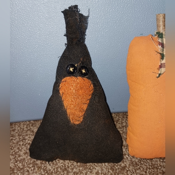 Really Cute primitive pumpkin and crow - Picture 3 of 3